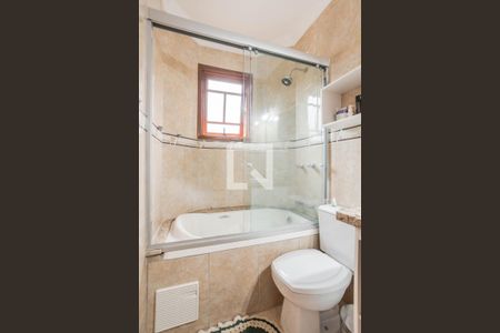 Banheiro da Suíte de casa à venda com 3 quartos, 187m² em Jardim Itu, Porto Alegre