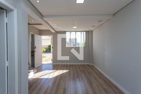 Sala  de casa de condomínio para alugar com 3 quartos, 134m² em Parque Santo Antonio, São Bernardo do Campo