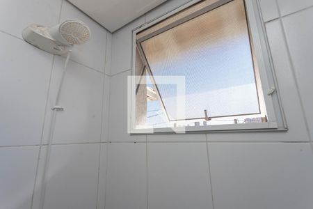 Banheiro da suíte  de casa de condomínio para alugar com 3 quartos, 134m² em Parque Santo Antonio, São Bernardo do Campo
