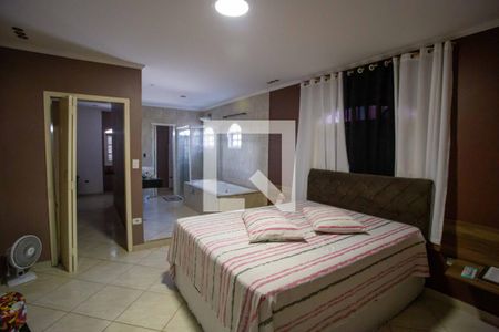 Casa à venda com 252m², 3 quartos e 3 vagasQuarto Suite