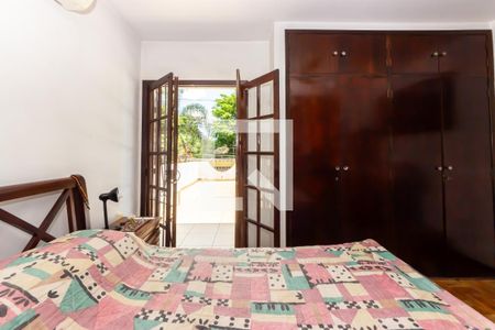 Casa à venda com 225m², 4 quartos e 2 vagasSuíte 2