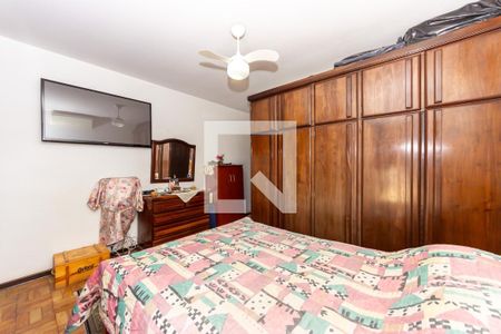 Casa à venda com 225m², 4 quartos e 2 vagasSuíte 2