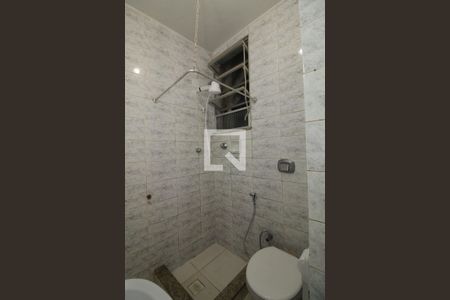 Banheiro social de apartamento para alugar com 1 quarto, 30m² em Copacabana, Rio de Janeiro