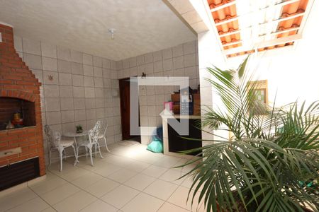 Casa à venda com 175m², 3 quartos e 2 vagasQuintal
