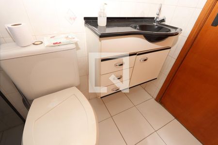 Casa à venda com 175m², 3 quartos e 2 vagasBanheiro Social