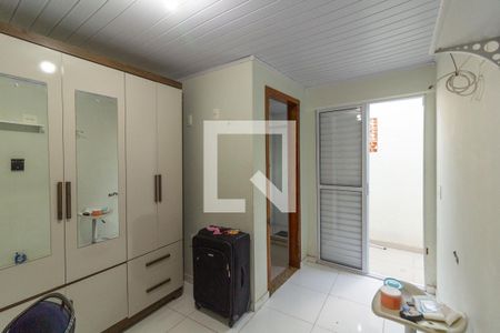 Casa à venda com 240m², 3 quartos e 4 vagasSuíte 2