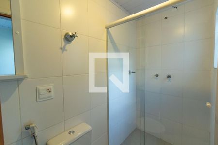 Casa à venda com 240m², 3 quartos e 4 vagasBanheiro da Suíte 2