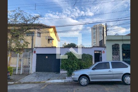Casa à venda com 240m², 3 quartos e 4 vagasFachada