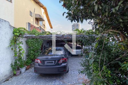 Casa à venda com 240m², 3 quartos e 4 vagasQuintal/Garagem
