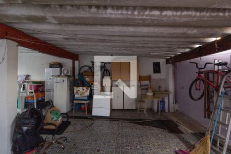Casa à venda com 240m², 3 quartos e 4 vagasQuintal/Garagem