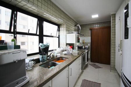 Apartamento à venda com 149m², 4 quartos e 2 vagasCozinha