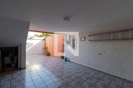 Casa para alugar com 146m², 3 quartos e 4 vagas Casa para alugar com 146m², 3 quartos e 4 vagasGaragem
