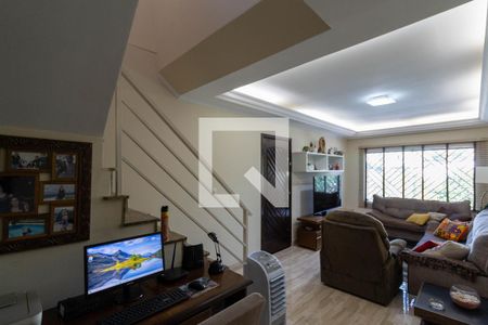 Sala de casa para alugar com 3 quartos, 146m² em Jardim Textil, São Paulo