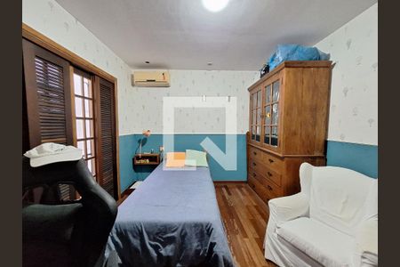 Casa à venda com 250m², 5 quartos e 2 vagas Casa à venda com 250m², 5 quartos e 2 vagasQuarto 3