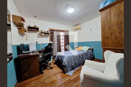 Casa à venda com 250m², 5 quartos e 2 vagas Casa à venda com 250m², 5 quartos e 2 vagasQuarto 3