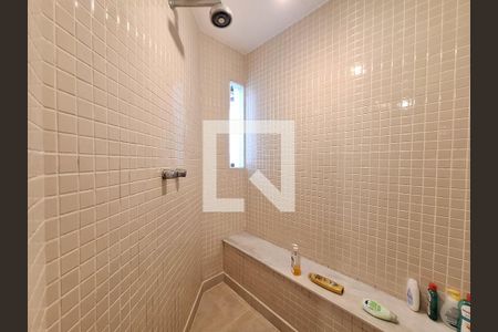 Casa à venda com 250m², 5 quartos e 2 vagas Casa à venda com 250m², 5 quartos e 2 vagasBanheiro 3