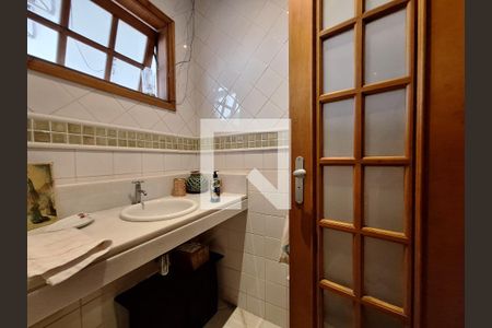 Casa à venda com 250m², 5 quartos e 2 vagas Casa à venda com 250m², 5 quartos e 2 vagasBanheiro da suíte 1