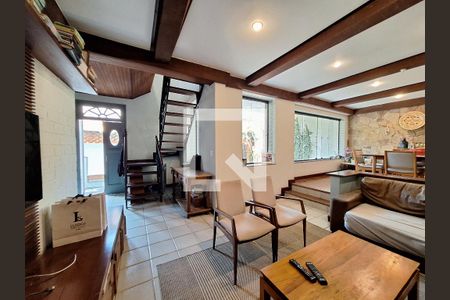 Sala de casa à venda com 5 quartos, 250m² em Humaitá, Rio de Janeiro