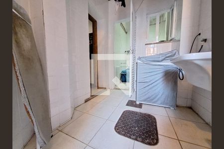 Casa à venda com 250m², 5 quartos e 2 vagas Casa à venda com 250m², 5 quartos e 2 vagasÁrea de serviço