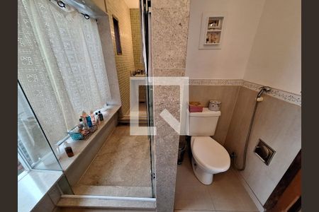 Casa à venda com 250m², 5 quartos e 2 vagas Casa à venda com 250m², 5 quartos e 2 vagasBanheiro da suíte 2