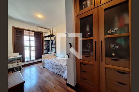 Casa à venda com 250m², 5 quartos e 2 vagas Casa à venda com 250m², 5 quartos e 2 vagasQuarto 4