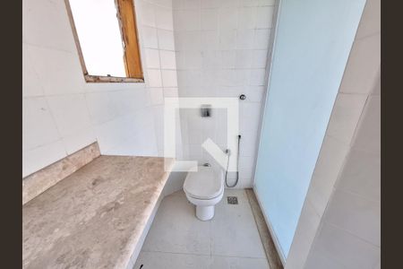 Casa à venda com 250m², 5 quartos e 2 vagas Casa à venda com 250m², 5 quartos e 2 vagasBanheiro do terraço