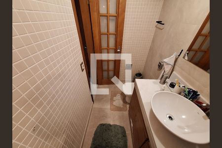 Casa à venda com 250m², 5 quartos e 2 vagas Casa à venda com 250m², 5 quartos e 2 vagasBanheiro 3