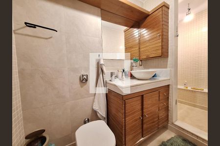 Casa à venda com 250m², 5 quartos e 2 vagas Casa à venda com 250m², 5 quartos e 2 vagasBanheiro 3