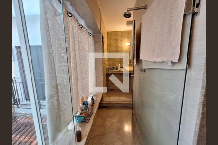 Casa à venda com 250m², 5 quartos e 2 vagas Casa à venda com 250m², 5 quartos e 2 vagasBanheiro da suíte 2