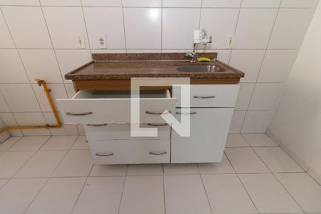 Apartamento para alugar com 50m², 2 quartos e sem vaga Apartamento para alugar com 50m², 2 quartos e sem vagaCozinha e Área de Serviço