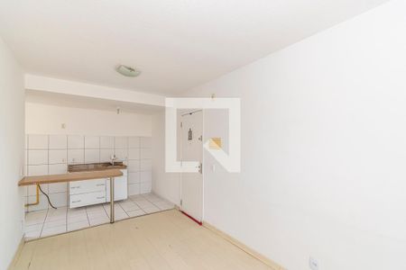 Sala de apartamento para alugar com 2 quartos, 50m² em Parada de Lucas, Rio de Janeiro