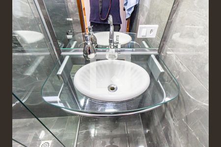 Casa à venda com 250m², 3 quartos e 3 vagas Casa à venda com 250m², 3 quartos e 3 vagasBanheiro