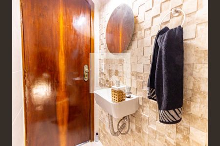 Casa à venda com 250m², 3 quartos e 3 vagas Casa à venda com 250m², 3 quartos e 3 vagasLavabo