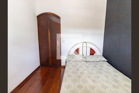 Casa à venda com 250m², 3 quartos e 3 vagas Casa à venda com 250m², 3 quartos e 3 vagasQuarto 2