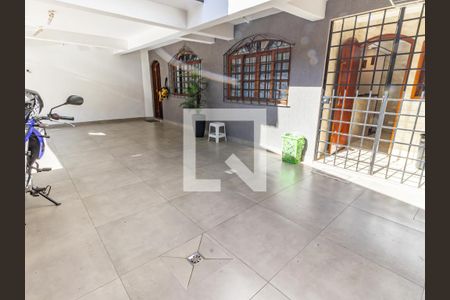 Casa à venda com 250m², 3 quartos e 3 vagas Casa à venda com 250m², 3 quartos e 3 vagasGaragem e Area de serviço