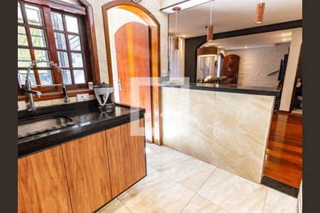 Casa à venda com 250m², 3 quartos e 3 vagas Casa à venda com 250m², 3 quartos e 3 vagasCozinha