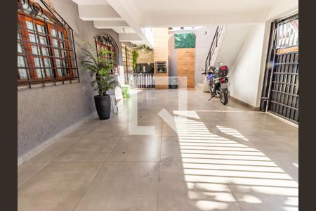 Casa à venda com 250m², 3 quartos e 3 vagas Casa à venda com 250m², 3 quartos e 3 vagasGaragem e Area de serviço