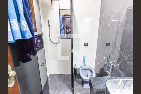 Casa à venda com 250m², 3 quartos e 3 vagas Casa à venda com 250m², 3 quartos e 3 vagasBanheiro da Suíte