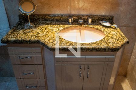 Apartamento para alugar com 80m², 2 quartos e 1 vagaBanheiro social - pia