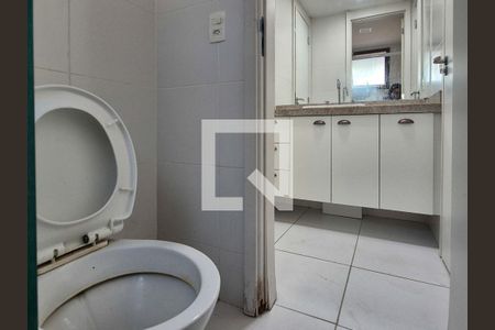 Apartamento à venda com 120m², 4 quartos e 2 vagasBanheiro da Suite 1 e 2 (canadense)