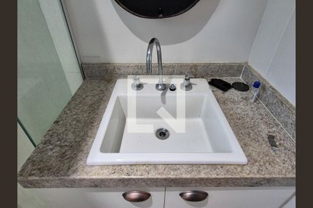 Apartamento à venda com 120m², 4 quartos e 2 vagasBanheiro da suite 4