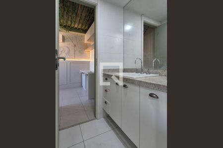 Apartamento à venda com 120m², 4 quartos e 2 vagasBanheiro da Suite 1 e 2 (canadense)