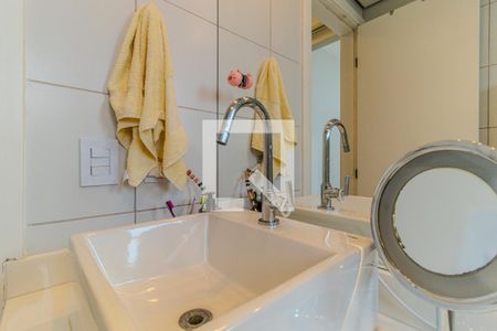 Apartamento à venda com 75m², 2 quartos e 2 vagasBanheiro da Suíte