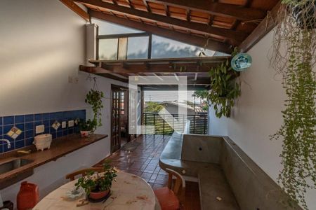 Casa à venda com 244m², 6 quartos e 4 vagasVaranda/Churrasqueira