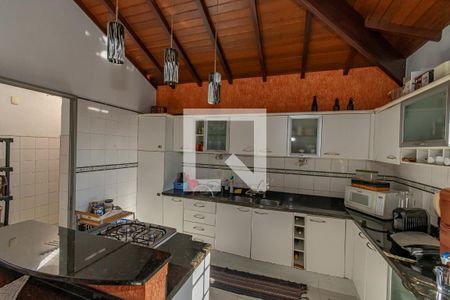 Casa à venda com 244m², 6 quartos e 4 vagasCozinha