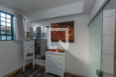 Casa à venda com 244m², 6 quartos e 4 vagasSuíte 3