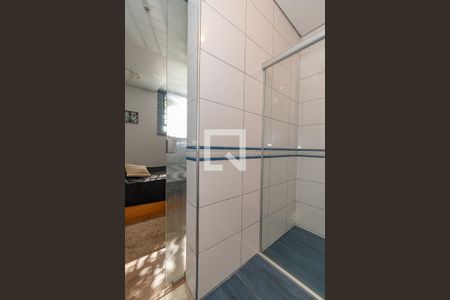 Casa à venda com 244m², 6 quartos e 4 vagasBanheiro da Suíte 2