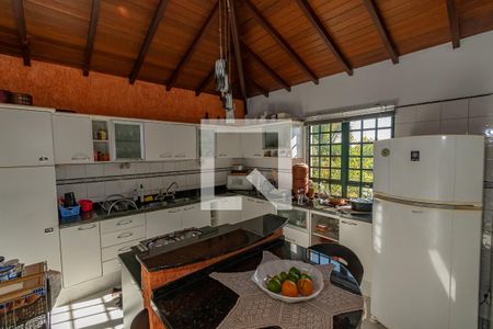 Casa à venda com 244m², 6 quartos e 4 vagasCozinha