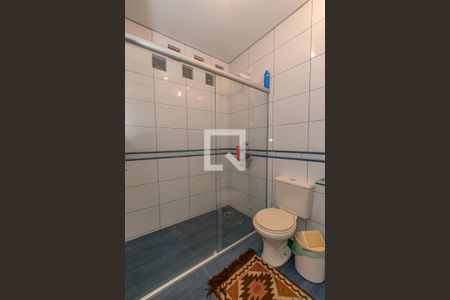 Casa à venda com 244m², 6 quartos e 4 vagasBanheiro da Suíte 2