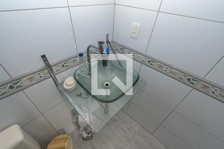 Casa à venda com 244m², 6 quartos e 4 vagasDetalhe Banheiro da Suíte 3